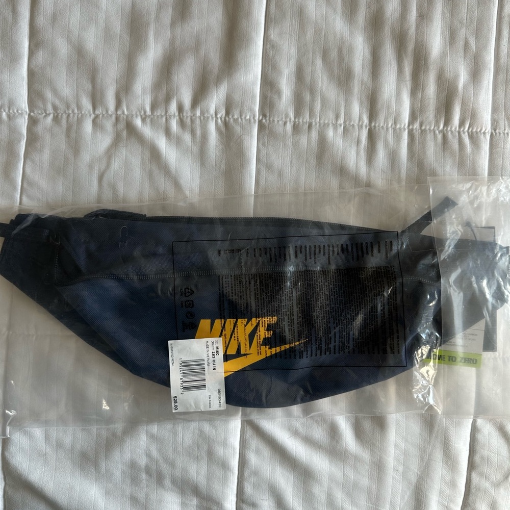 Nike Unisex Fanny Bag, color navy blue and yellow